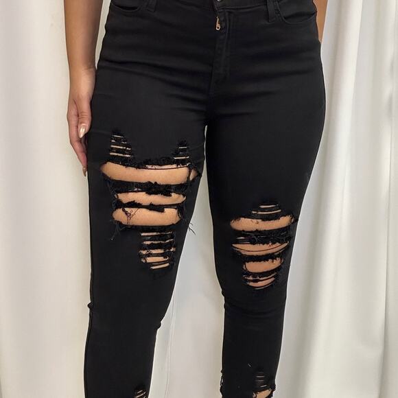 Black Jeans with Distressing size 10 - Picture 2 of 3